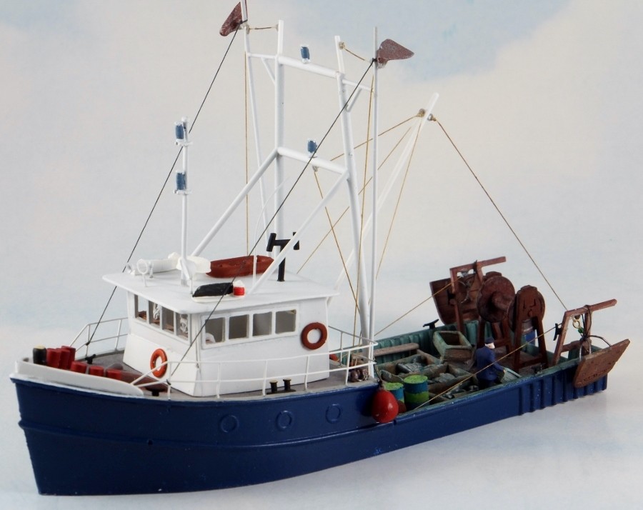 Walthers SceneMaster 949-11016 - Modern Fishing Boat - HO Scale Kit