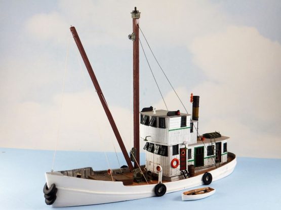 Sea Port kit: H133W HO Scale 65' Workboat lighter - Laser cut wood superstructure craftsman kit - L: 8-1/2" W: 2-3/8" - Image 4