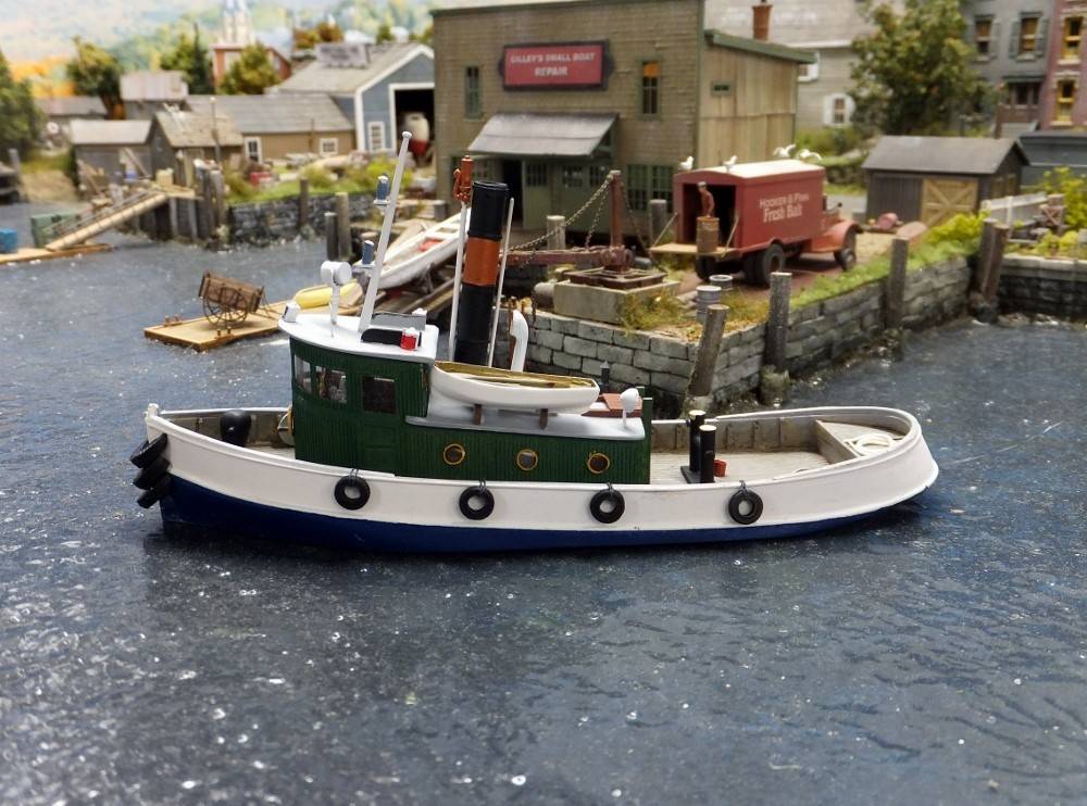 H125 harbor tug green and white