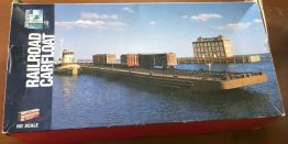 Vintage Railroad Car Float - HO Scale - Walthers Cornerstone Series # 933-3152 - kit clip - box damaged