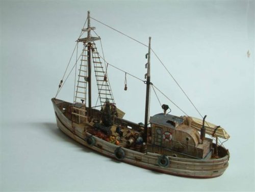 Frank Palmer builds a 65' trawler using H118 HO Fishing Dragger kit