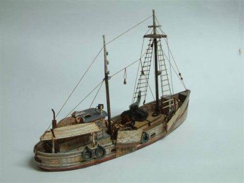 H118 HO Fishing Dragger kit 004