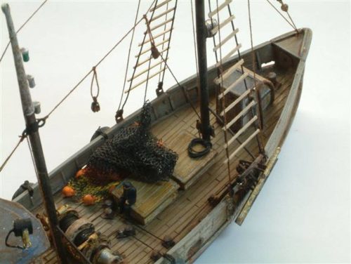 H118 HO Fishing Dragger kit 010