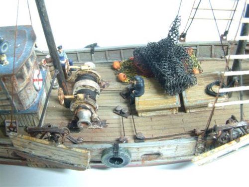 H118 HO Fishing Dragger kit closeup-011