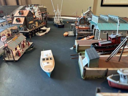 Note the H135 HO full hull tugboat up on the rail (on right) H128-1 lobster boat in the foreground