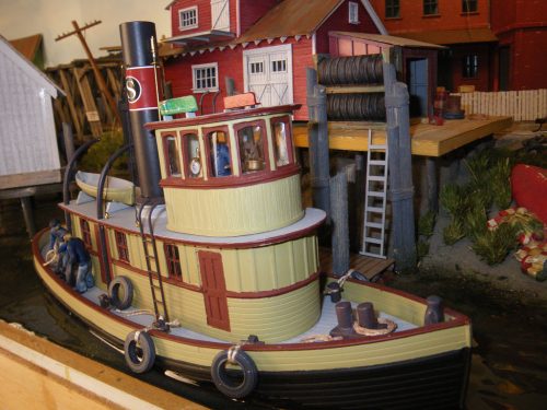 Ray-Buteux-displays a Tug he built for his display