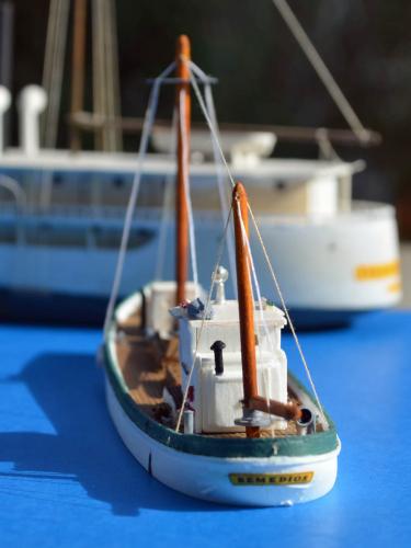  H114 N scale  sardine carrier